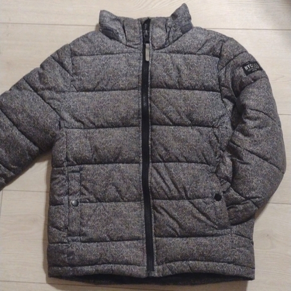 BOYS ULTIMATE SET!! H&M Puffer Coat, RAPTORS Hat, NWT Italian Tee & STAR TREK!! - Picture 2 of 11